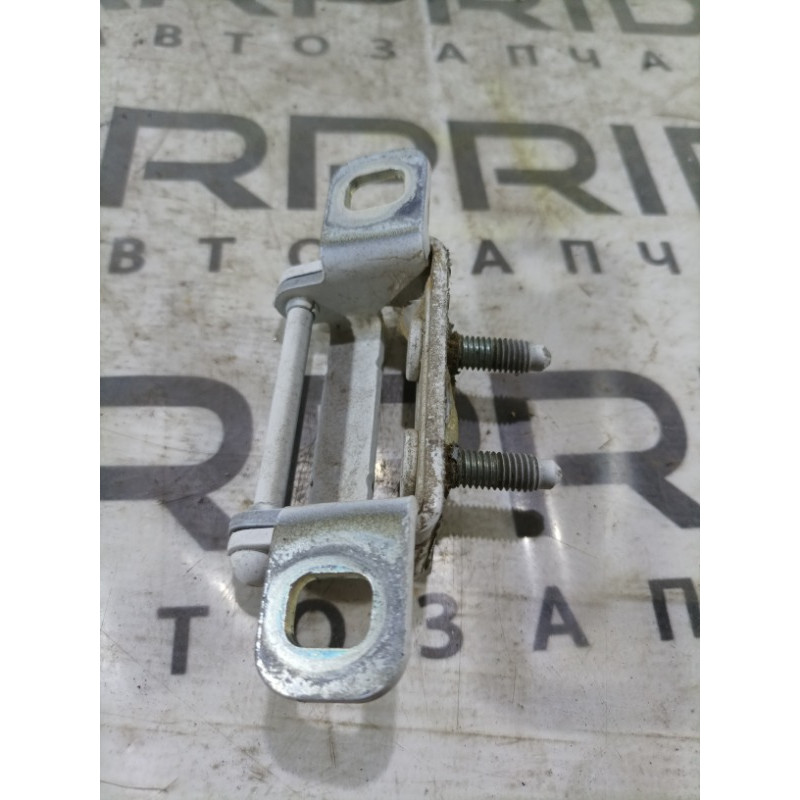 Петля багажника (кузов и элементы) Jeep Cherokee KL 68145580AB