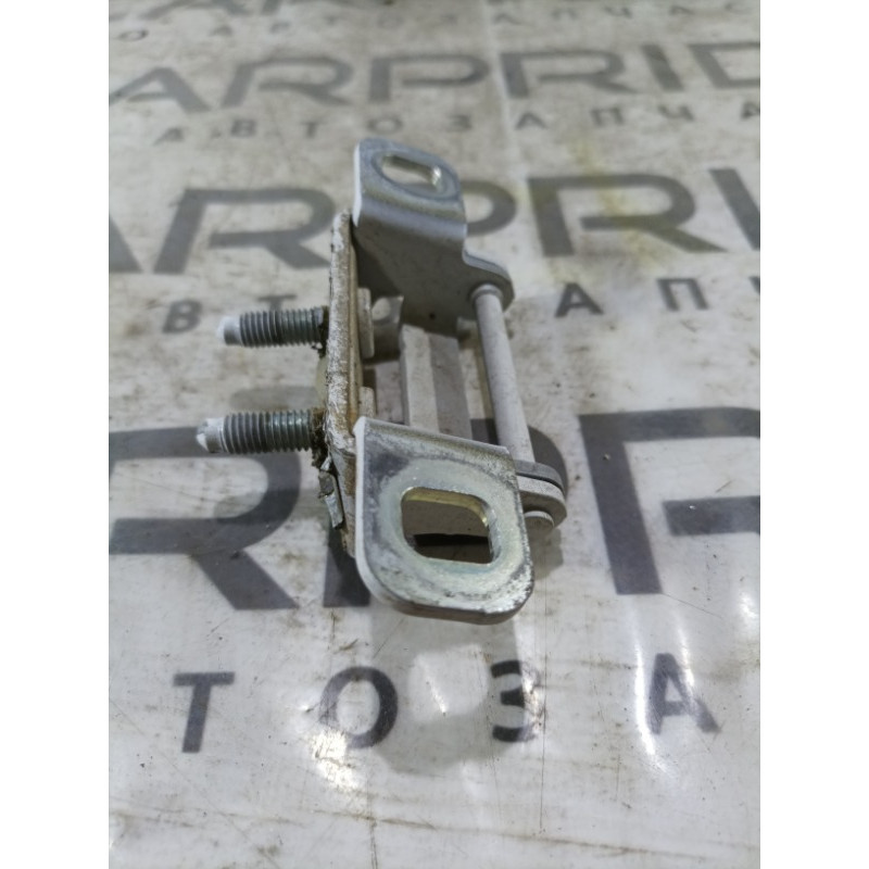 Петля багажника (кузов и элементы) Jeep Cherokee KL 68145580AB