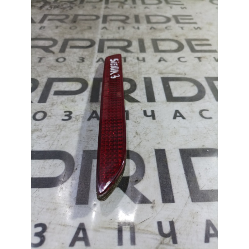 Катафот бампера (кузов и элементы) Toyota Sienna 3