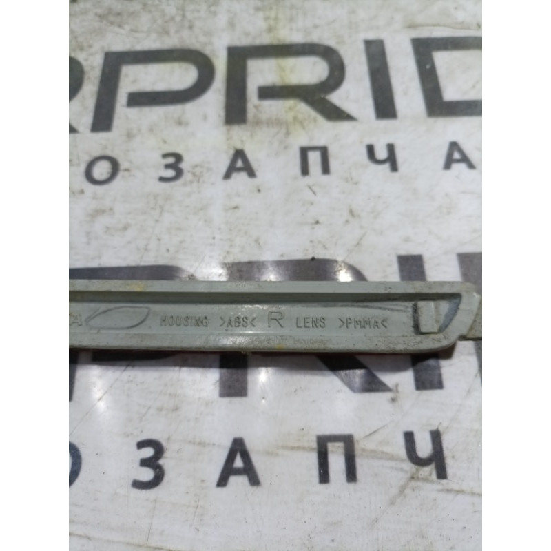 Катафот бампера (кузов и элементы) Toyota Sienna 3