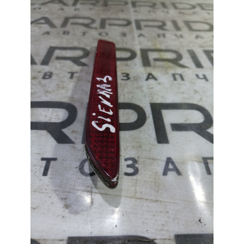 Катафот бампера (кузов и элементы) Toyota Sienna 3