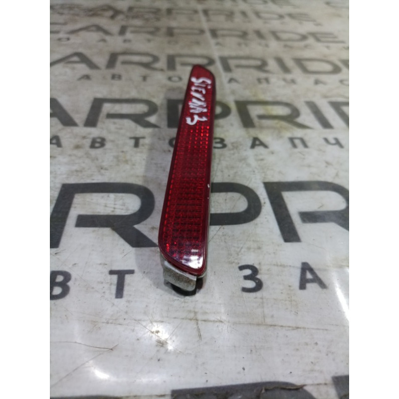 Катафот бампера (кузов и элементы) Toyota Sienna 3