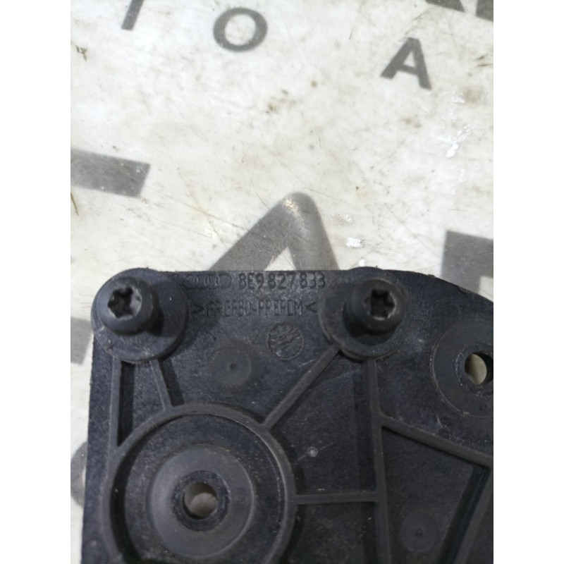 Кронштейн (двигатель и элементы) AUDI A4 B6 2.4BDV 8E9827833