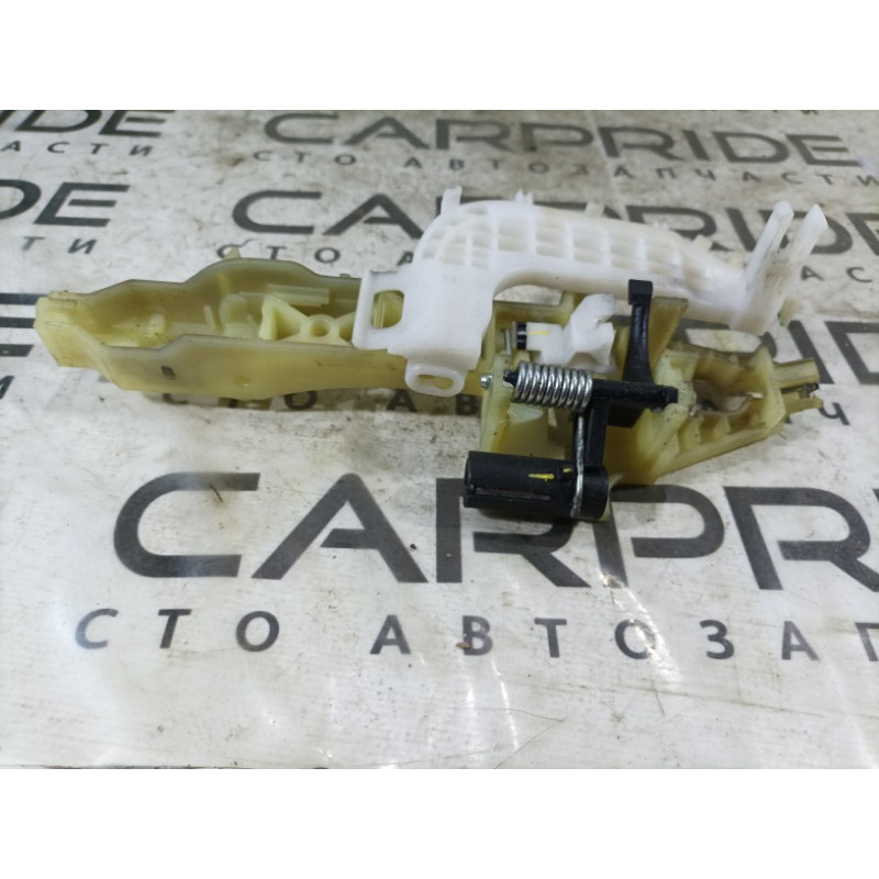 Кронштейн ручки двери (кузов и элементы) Hyundai Sonata LF 9192103101