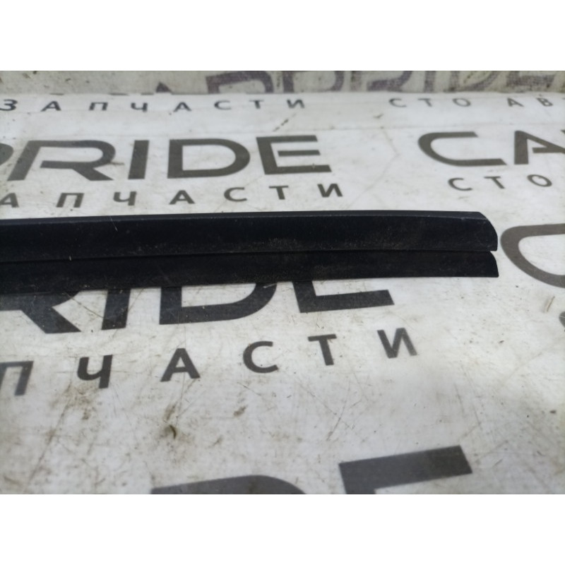 Молдинг стекла внутренний (наружные элементы кузова) Hyundai Sonata LF 82241C1000