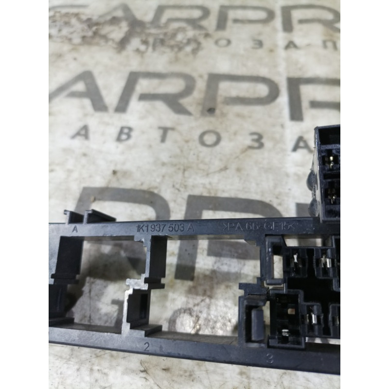 Блок реле (электрика) Volkswagen Passat B7 1k1937503a