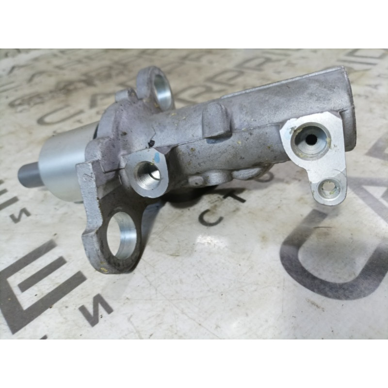 Главный тормозной цилиндр (тормозная система) Volkswagen Passat B5 2000 2.5