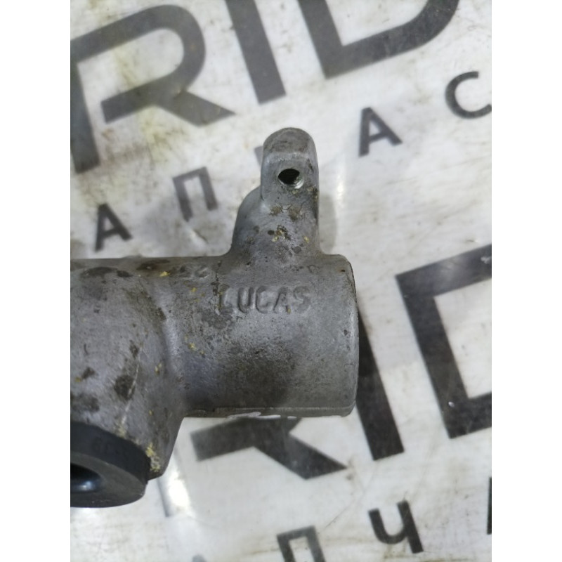 Главный тормозной цилиндр (тормозная система) Volkswagen Passat B5 2000 2.5