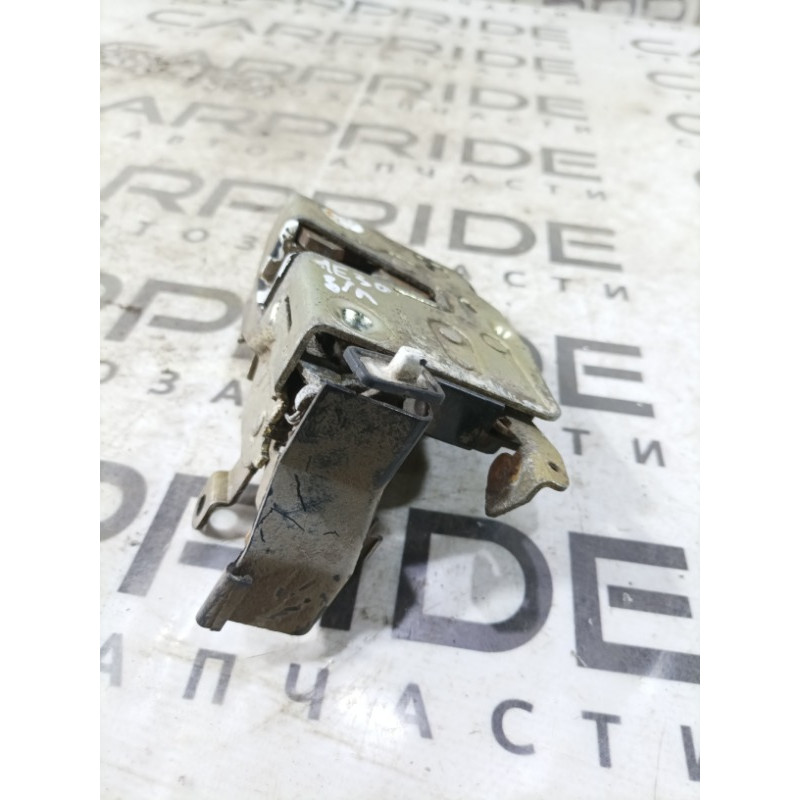 Замок двери (кузов и элементы) BMW 3-series E30 M21d24 51221906571