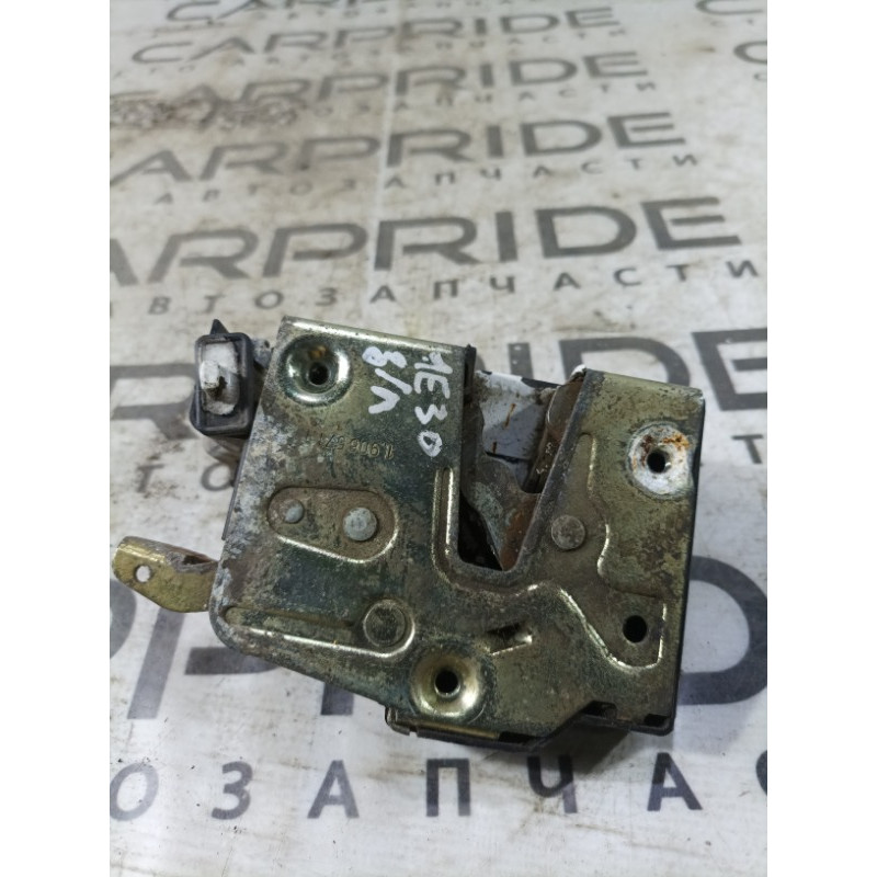 Замок двери (кузов и элементы) BMW 3-series E30 M21d24 51221906571