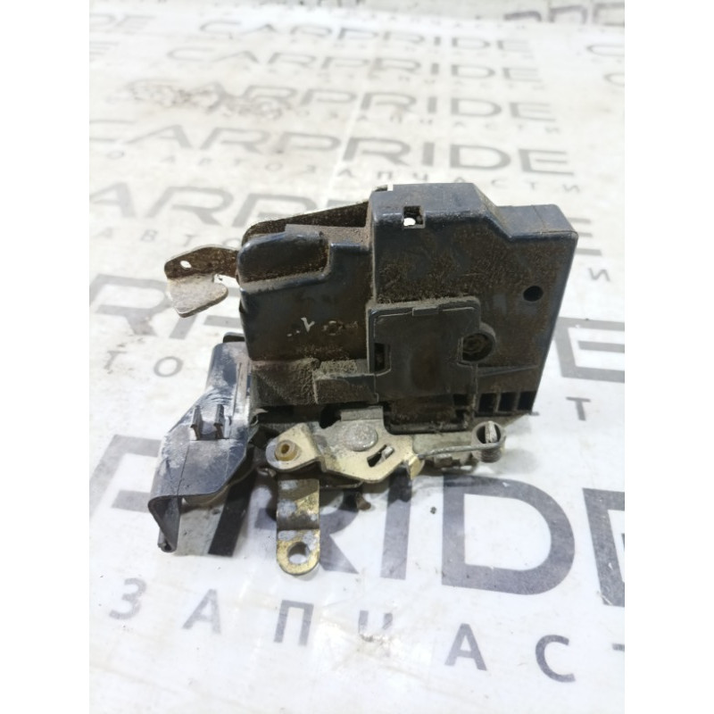 Замок двери (кузов и элементы) BMW 3-series E30 M21d24 51221906571