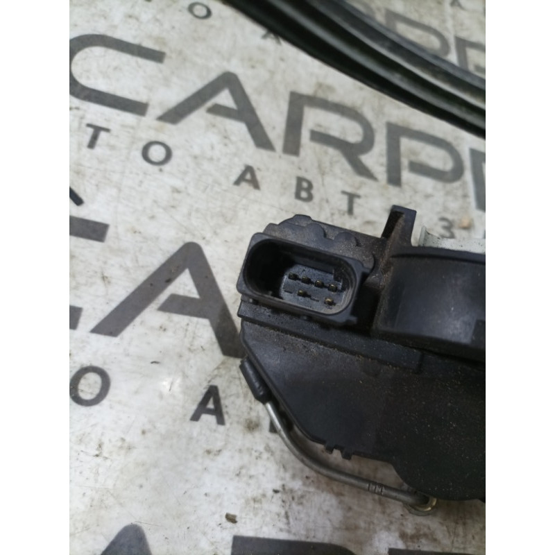 Замок двери (кузов и элементы) Opel Insignia A 2012 2.0 DTH 13503782