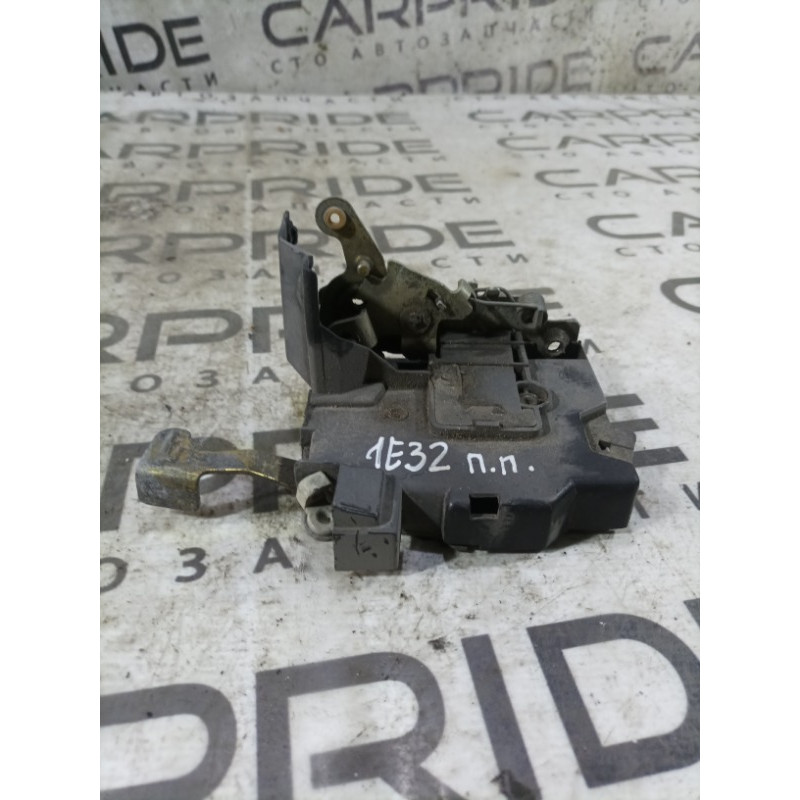 Замок двери (кузов и элементы) BMW 7-series E32 1990 M70b50 51218105782