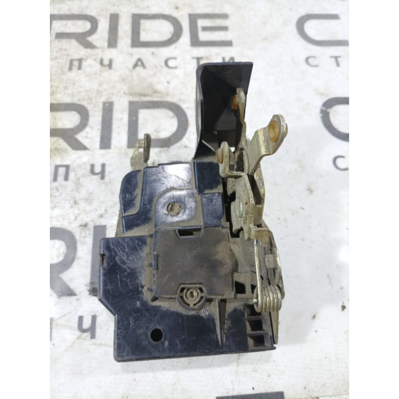 Замок двери (кузов и элементы) BMW 3-series E30 51221906572