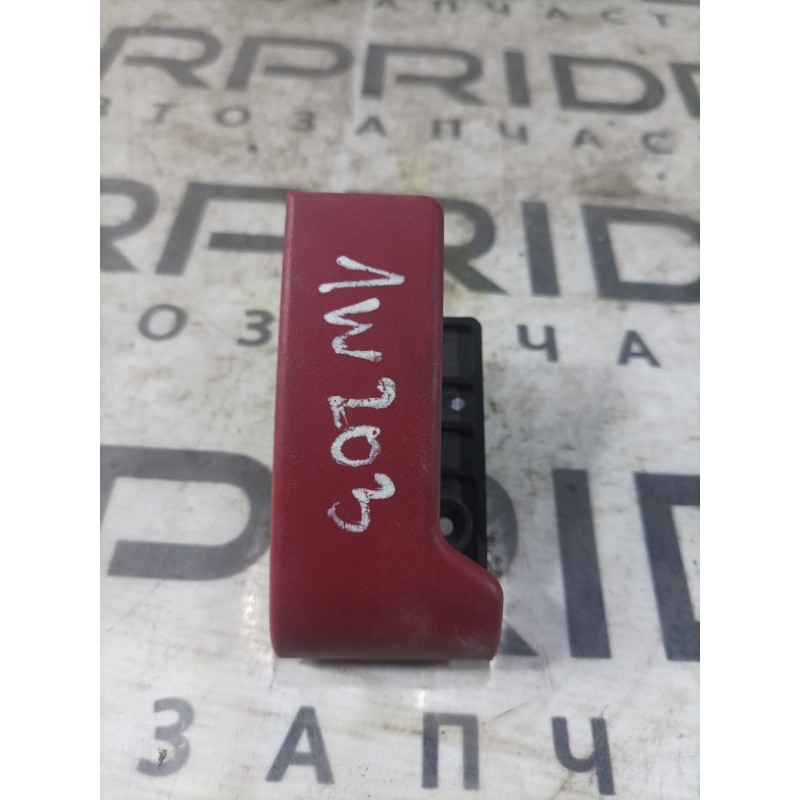 Ручка открывания капота (салон) Mercedes-Benz C-class W203 1.8 M111.951