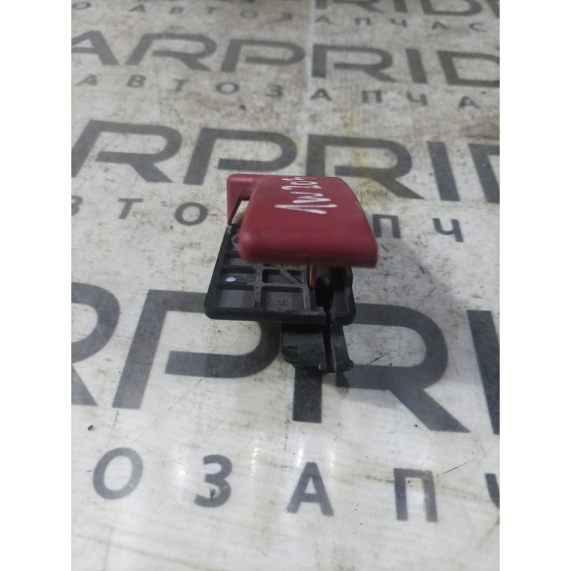 Ручка открывания капота (салон) Mercedes-Benz C-class W203 1.8 M111.951