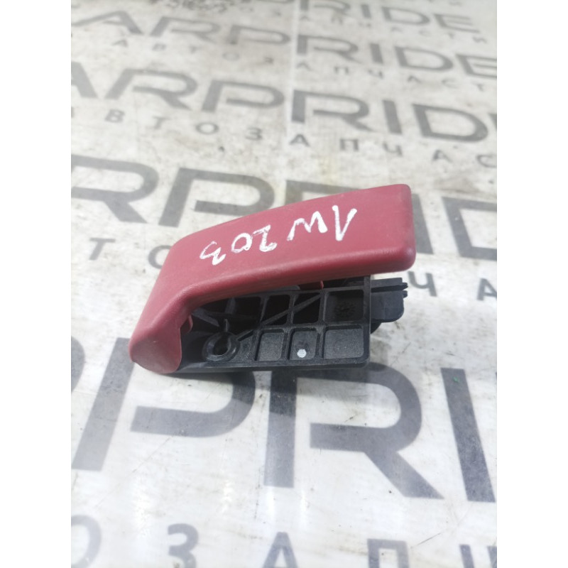 Ручка открывания капота (салон) Mercedes-Benz C-class W203 1.8 M111.951