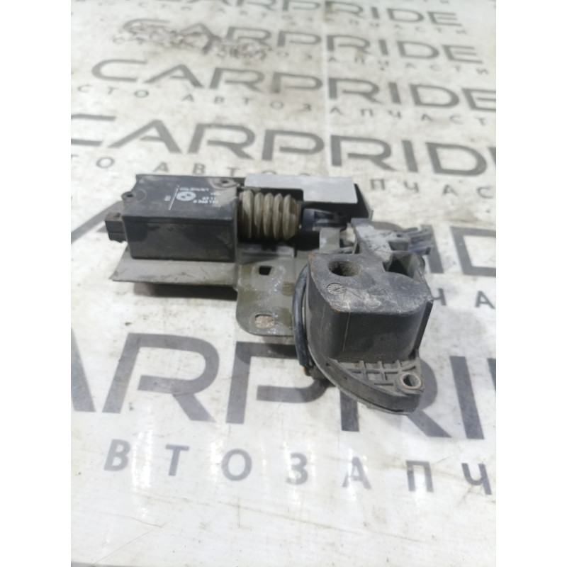 Замок скла кришки багажника (кузов і елементи) BMW 5-series E34 51248120167
