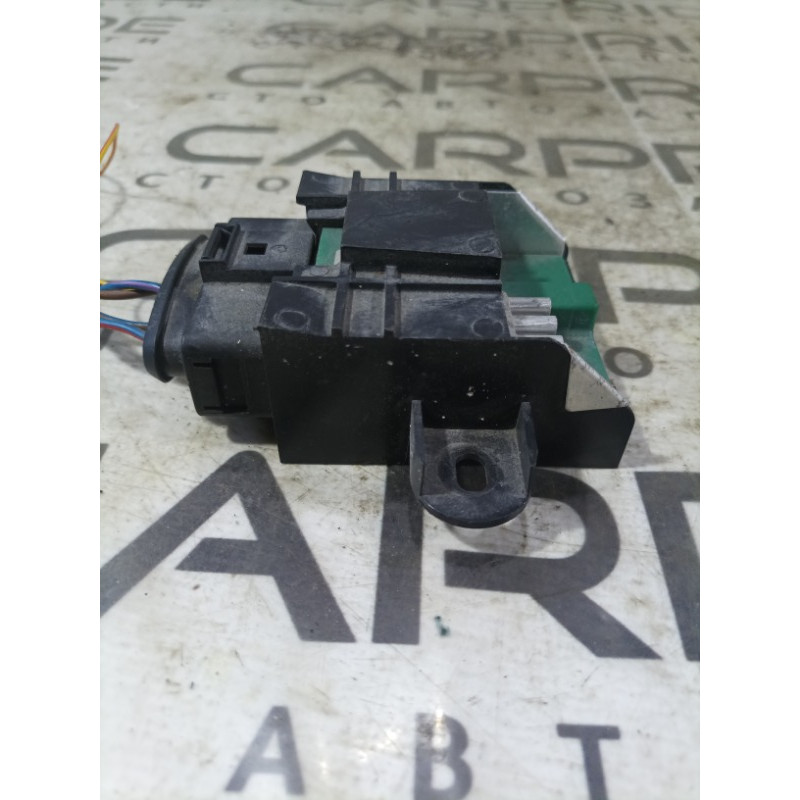 Блок управления топливным насосом (электрика / блок управления) Volkswagen Passat B8 5N0201320A