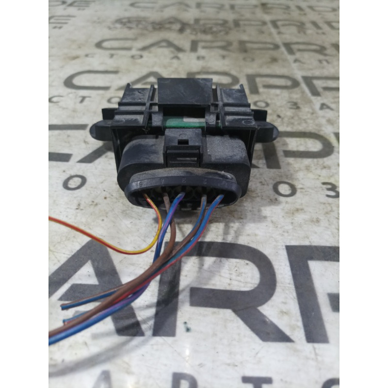 Блок управления топливным насосом (электрика / блок управления) Volkswagen Passat B8 5N0201320A