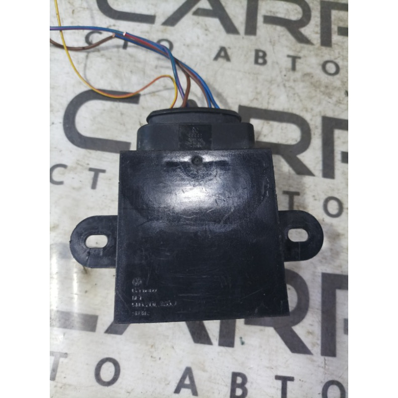 Блок управления топливным насосом (электрика / блок управления) Volkswagen Passat B8 5N0201320A