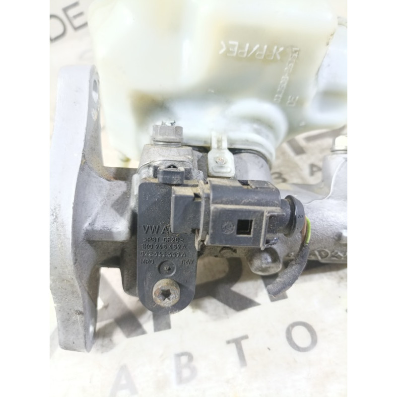 Главный тормозной цилиндр (тормозная система) Volkswagen Golf 1K 2.5 1K1614019K