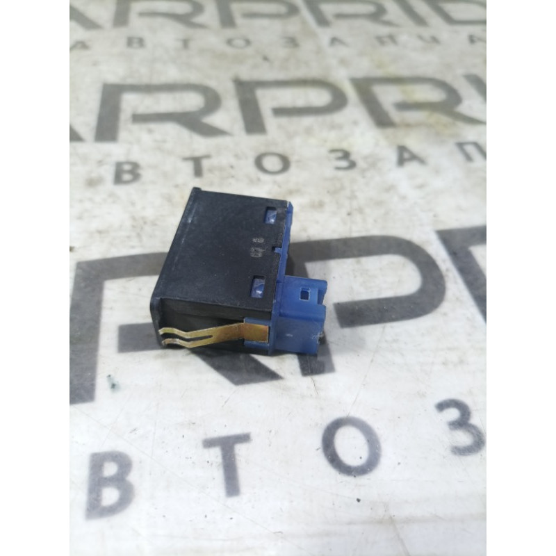 Выключатель ТВ (электрика / кнопки) BMW 7-series E38 61318368345