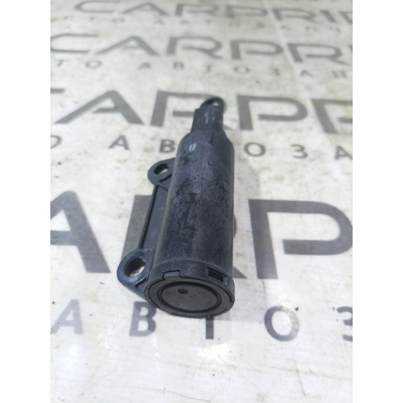 Амортизатор бардачка (салон) FORD Focus MK3 2014 2.0 CV6Z-5806200-A