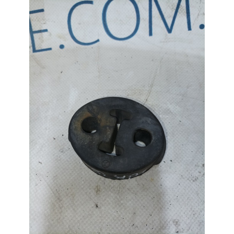 Кронштейн глушителя (выпускная система) Subaru Forester SJ 2.5 44066AE021