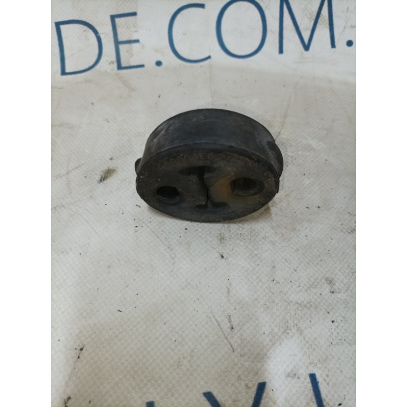 Кронштейн глушителя (выпускная система) Subaru Forester SJ 2.5 44066AE021