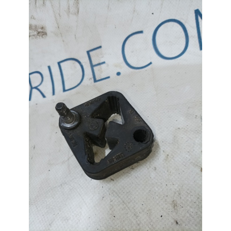 Кронштейн глушителя (выпускная система) BMW 5-series F10 2011 N63B44 18207585358