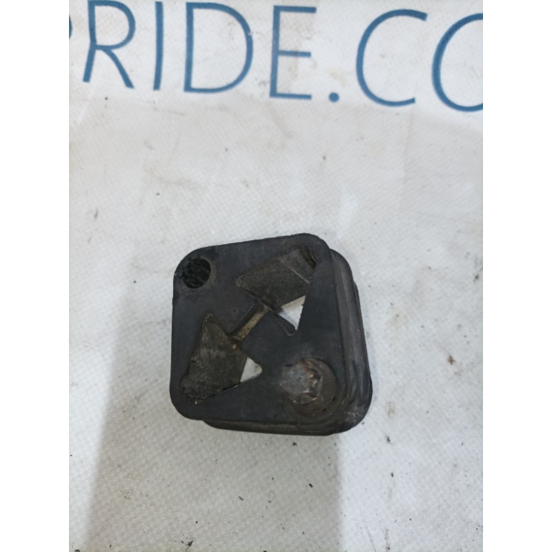 Кронштейн глушителя (выпускная система) BMW 5-series F10 2011 N63B44 18207585358