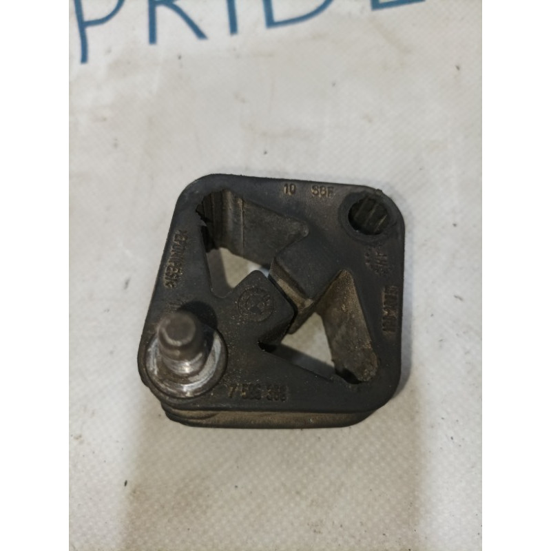 Кронштейн глушителя (выпускная система) BMW 5-series F10 2011 N63B44 18207585358