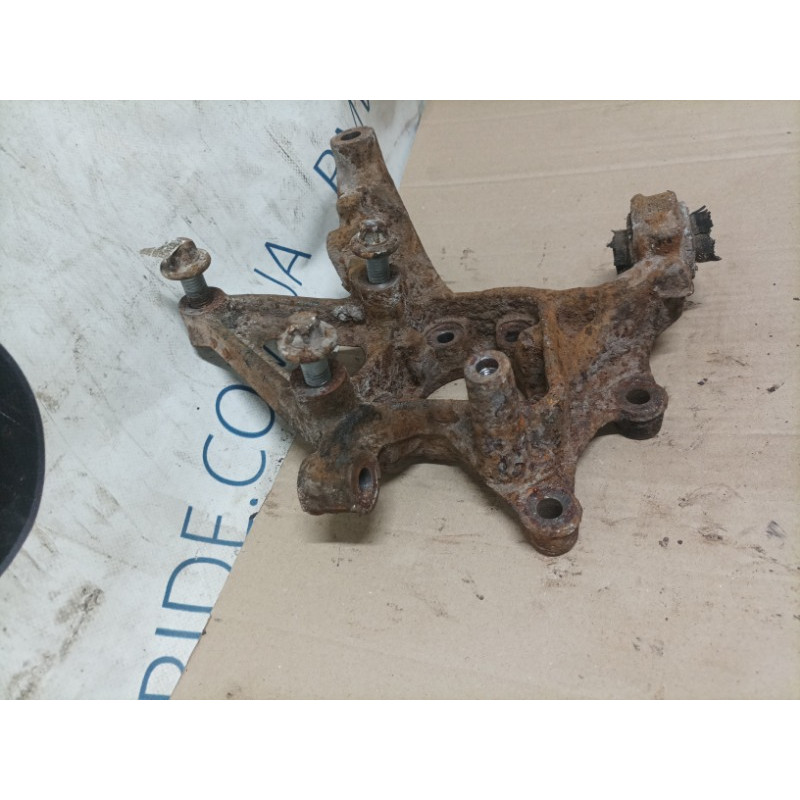 Цапфа подвески (подвеска) Opel SIGNUM 1 2006 2.2 YH 423545