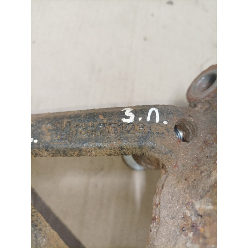 Цапфа подвески (подвеска) Opel SIGNUM 1 2006 2.2 YH 423545