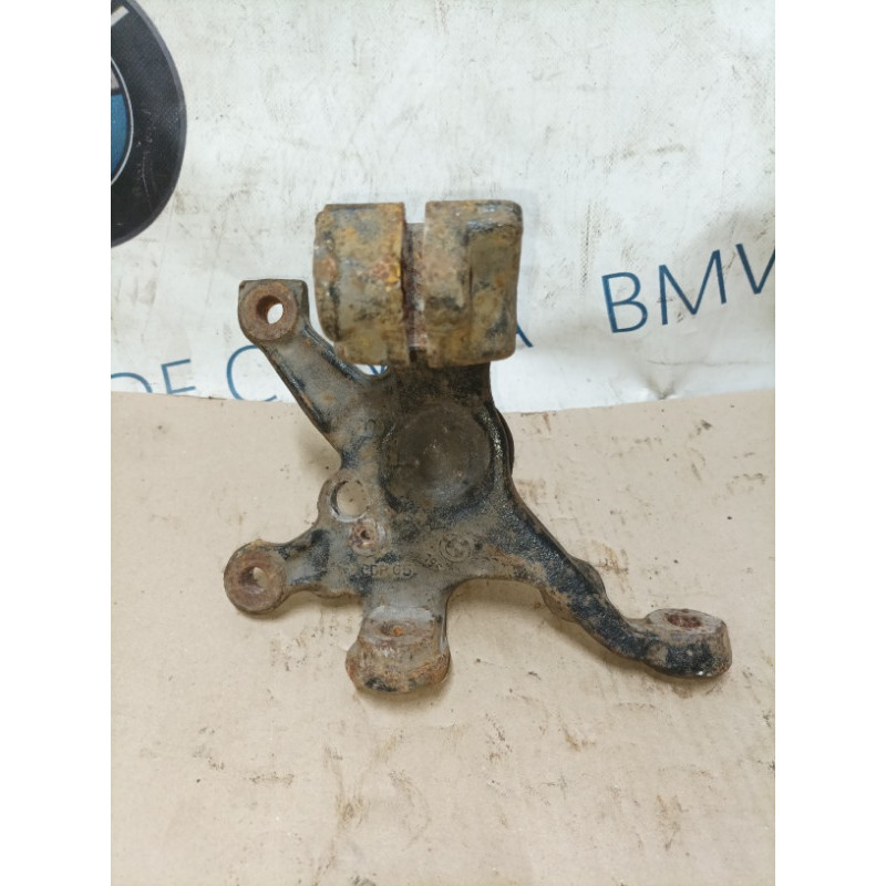 Поворотный кулак (подвеска) BMW 3-series E46 31211096429
