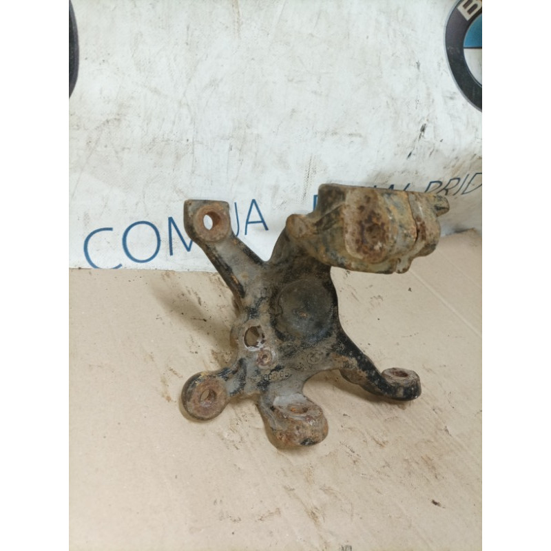 Поворотный кулак (подвеска) BMW 3-series E46 31211096429