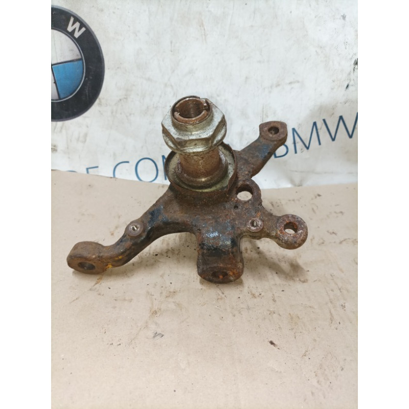Поворотный кулак (подвеска) BMW 3-series E46 31211096429