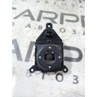 Кнопка регулировки зеркала