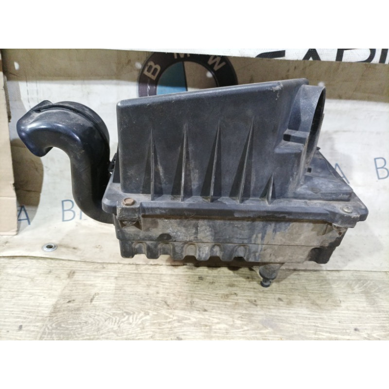 Корпус воздушного фильтра (впускная система) Ford Transit Connect 1 2005 1.8L 4518948