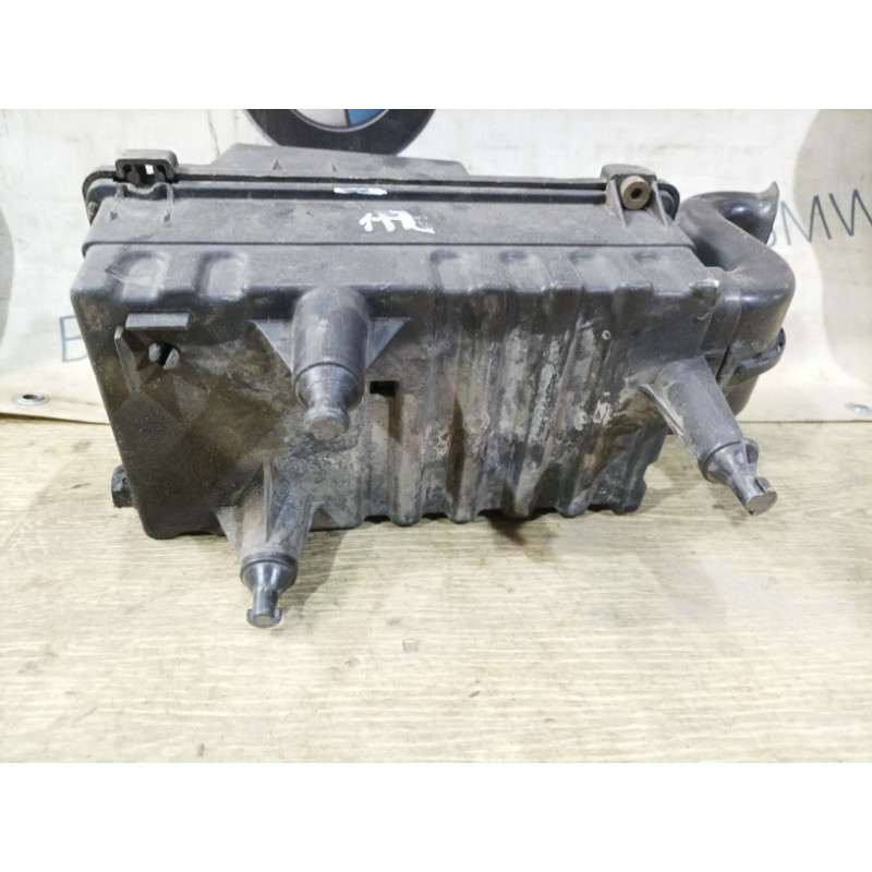 Корпус воздушного фильтра (впускная система) Ford Transit Connect 1 2005 1.8L 4518948