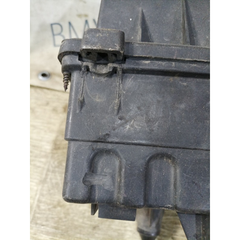 Корпус воздушного фильтра (впускная система) Ford Transit Connect 1 2005 1.8L 4518948