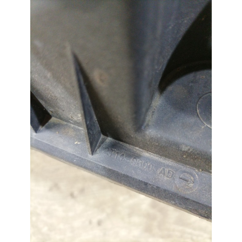 Корпус воздушного фильтра (впускная система) Ford Transit Connect 1 2005 1.8L 4518948