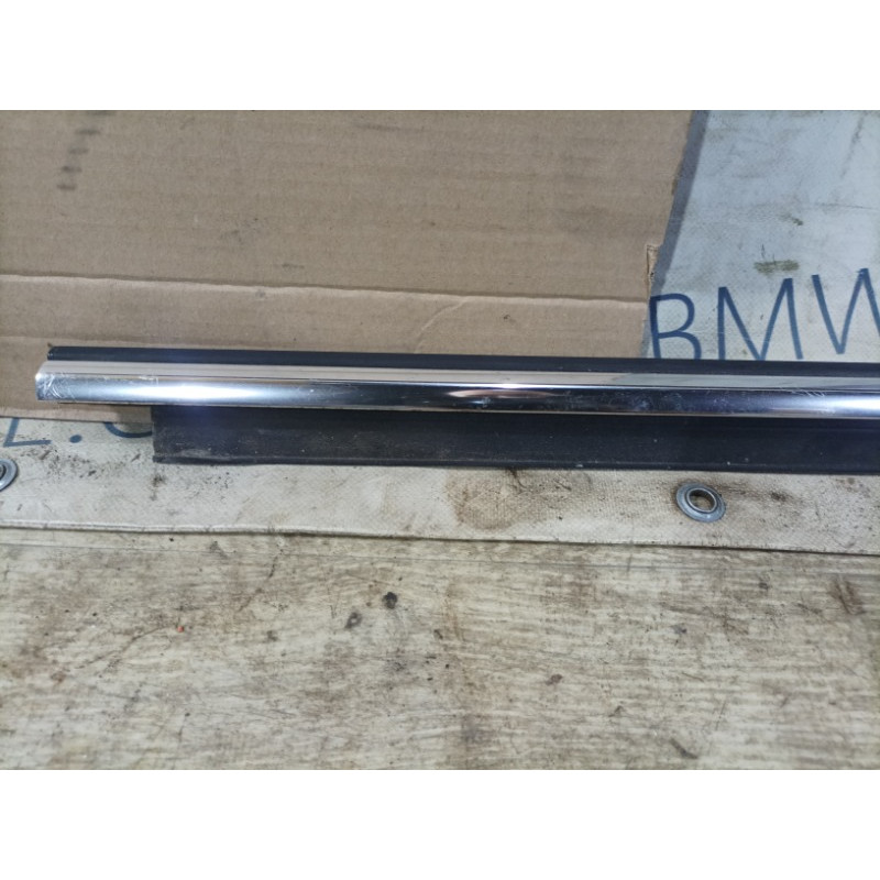 Молдинг стекла (кузов и элементы) Audi A5 8T 8t0853284c