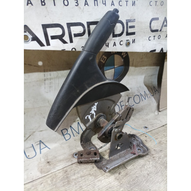 Ручка стояночного тормоза (тормозная система) Nissan Juke F15 2013 1.6 360101KA0A