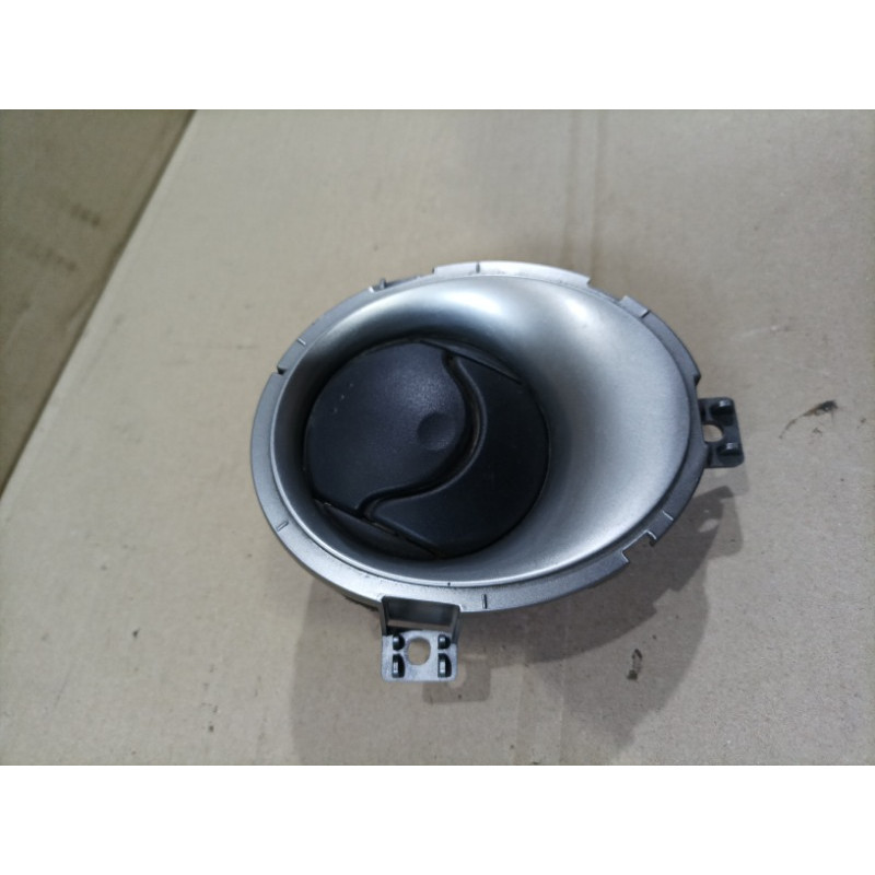 Дефлектор воздуховода (салон) Nissan Juke F15 2013 1.6 687611KE0A