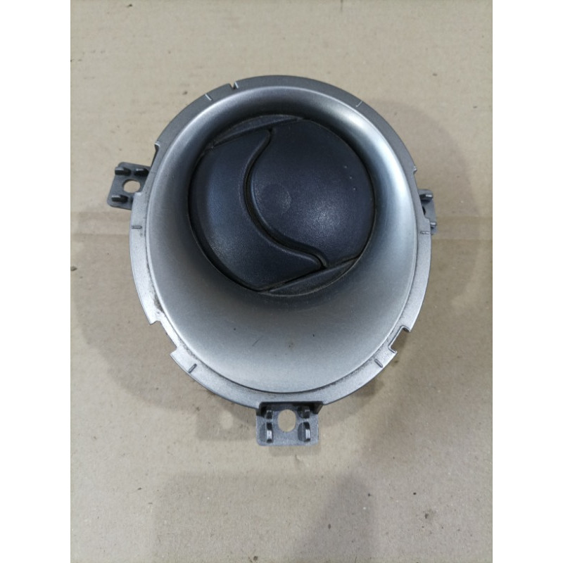 Дефлектор воздуховода (салон) Nissan Juke F15 2013 1.6 687601KE0A