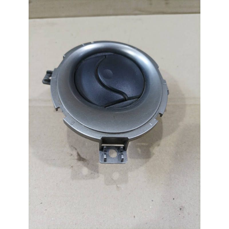 Дефлектор воздуховода (салон) Nissan Juke F15 2013 1.6 687601KE0A