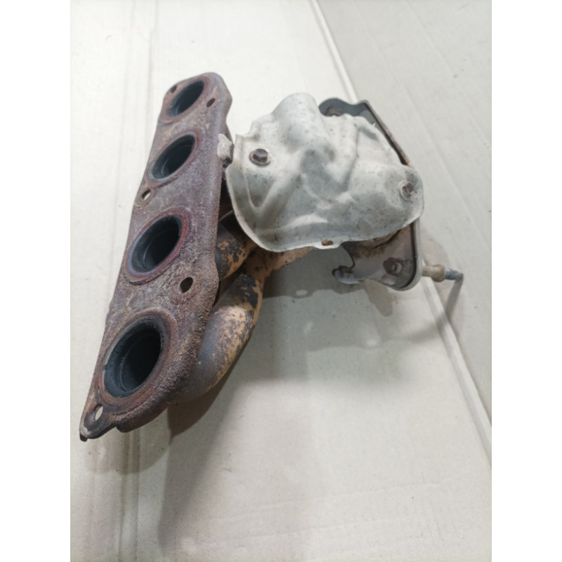 Коллектор выпускной (выпускная система) Nissan Juke F15 2013 1.6 140021KT0A