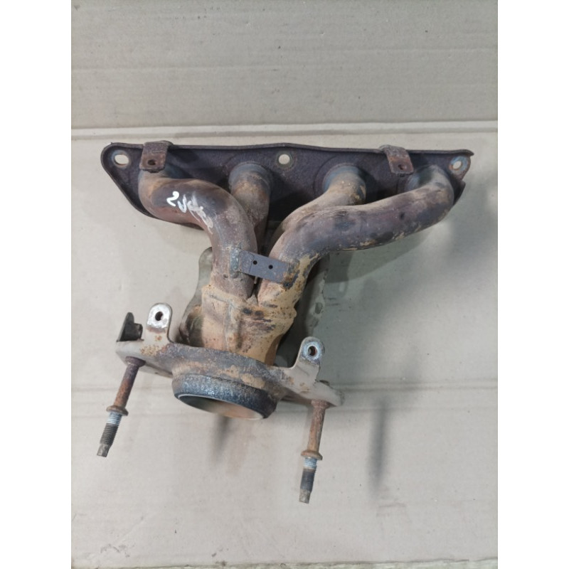 Коллектор выпускной (выпускная система) Nissan Juke F15 2013 1.6 140021KT0A